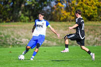 04.10.2026, Bad Wörishofen, Deutschland. U19 (A-Jun.) Kreisklasse Allgäu - Nord: FC Bad Wörishofen U19 gegen SG Unterrieden U19. Spielort: Stadion Am Unteren Hart. Faruk Dugonjic (FC Bad Wörishofen) beim Pass, beim Zuspiel, bei der Ballabgabe