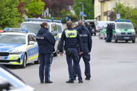 Bad Wörishofen, Deutschland – 12.05.2026: Zahlreiche Einsatzkräfte der Polizei und das SEK sind bei einem Großeinsatz an der Hauptstraße in Bad Wörishofen im Einsatz. Das Gebiet wurde großräumig abgesperrt.