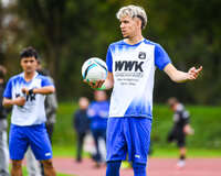 11.10.2026, Bad Wörishofen, Bayern, Deutschland. U19 (A-Jun.) Kreisklasse Allgäu – Nord: FC Bad Wörishofen U19 gegen JFG Wertachtal U19. Spielort: Stadion Unteres Hart. Saison 2026/2027. Pedro Stojan (FC Bad Wörishofen) nachdenklich, ernst, fokussiert