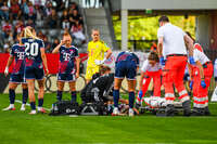19.09.2026, München, Deutschland. Google Pixel Frauen-Bundesliga: FC Bayern München Frauen gegen 1. FC Köln Frauen am FC Bayern Campus. Köln braucht Hilfe von Ärtzten.