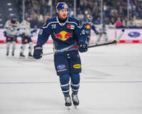 09.10.2026, München, Deutschland. PENNY DEL, Deutsche Eishockey Liga, Saison 2026/27, 7. Spieltag: EHC Red Bull München gegen ERC Ingolstadt im SAP Garden in München. Maximilian Daubner (EHC Red Bull München) nachdenklich, ernst, fokussiert