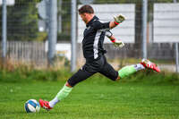 03.10.2026, Mindelheim, Deutschland. Kreisliga Allgäu Nord: TSV Mindelheim gegen (SG) Sontheim/Westerheim. Spielort: Julius-Strohmayer Stadion. Manuel Zech (TSV Mindelheim) beim Schuss, beim Abschluss, bei der Schussabgabe