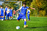 04.10.2026, Bad Wörishofen, Deutschland. U19 (A-Jun.) Kreisklasse Allgäu - Nord: FC Bad Wörishofen U19 gegen SG Unterrieden U19. Spielort: Stadion Am Unteren Hart. Endi Kastrati (FC Bad Wörishofen) beim Schuss, beim Abschluss, bei der Schussabgabe