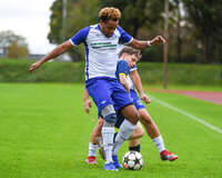 11.10.2026, Bad Wörishofen, Bayern, Deutschland. A-Klasse Allgäu 2: FC Bad Wörishofen II gegen TSV 1913 Ettringen. Spielort: Stadion Unteres Hart. 12. Spieltag der A-Klasse Allgäu 2, Saison 2026/2027. Tesfom Eyob (FC Bad Wörishofen) am Ball, mit dem Ball, in einer Spielszene