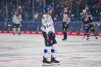 09.10.2026, München, Deutschland. PENNY DEL, Deutsche Eishockey Liga, Saison 2026/27, 7. Spieltag: EHC Red Bull München gegen ERC Ingolstadt im SAP Garden in München. Moritz Warnecke (EHC Red Bull München) nachdenklich, ernst, fokussiert