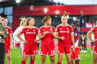 31.08.2026, München, Deutschland. Google Pixel Frauen-Bundesliga: FC Bayern München Frauen gegen 1. FSV Mainz 05 Frauen am FC Bayern Campus. Erstes Heimspiel des FC Bayern München in der Saison 2026/27. Katharina Naschenweng (FC Bayern Frauen), Momoko Tanikawa (FC Bayern Frauen), Magdalena Eriksson (FC Bayern Frauen)