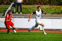 03.10.2026, Mindelheim, Deutschland. Kreisliga Allgäu Nord: TSV Mindelheim gegen (SG) Sontheim/Westerheim. Spielort: Julius-Strohmayer Stadion. Niko Hefele (TSV Mindelheim) am Ball, mit dem Ball, in einer Spielszene
