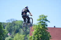 Mindelheim, Deutschland – 23.05.2026: Eröffnung der neuen BikeArea auf der Schwabenwiese in Mindelheim. Die von Schanzenwerk gestaltete und gebaute Anlage umfasst Pumptrack-, Flowline- und Jumpline-Elemente für Kinder, Jugendliche und Erwachsene.